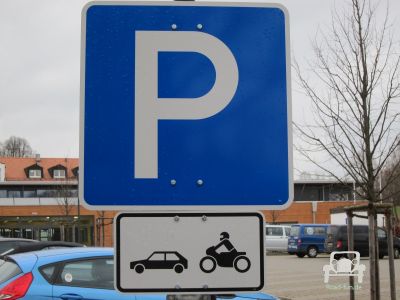 Hinweisschild Parken Auto Kraftraeder - Deutschland