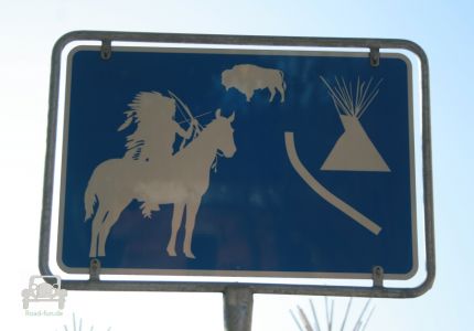 Hinweisschild Spielstrasse, Lokschuppen Rosenheim (Indianer) - Deutschland