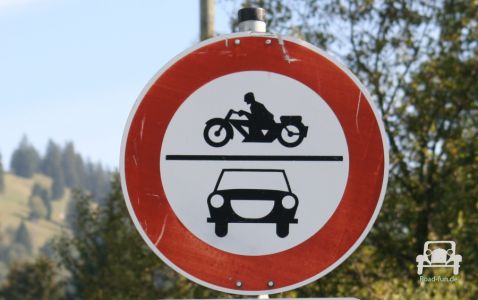 Verbotsschild Auto und Krafträder - Deutschland