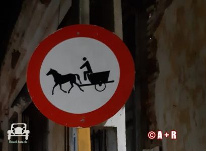 Verbotsschild Cuba - Durchfahrt Pferdegespann