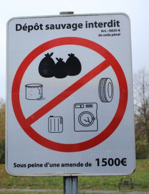 Verbotsschild Frankreich - Müllablagerung