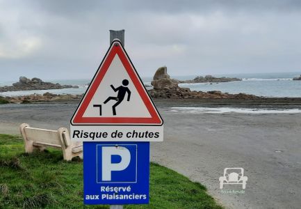 Verkehrsschild Gefahr Stolpern Frankreich 