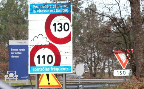Geschwindigkeitsschild Autobahn - Frankreich