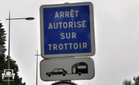 Verkehrsschild Hinweis Caravan Frankreich