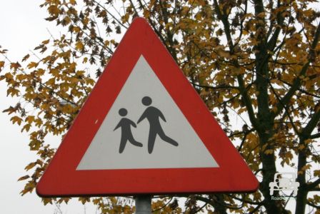 Verkehrsschild Strasse Gefahr Schule Kinder - Niederlande