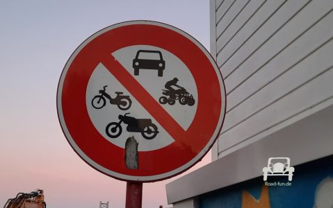 Verkehrsschild Durchfahrt Verbot Squad Frankreich 