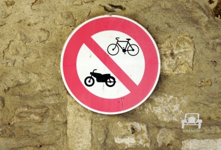 Verkehrsschild Verbot Durchfahrt Zweirad Frankreich 