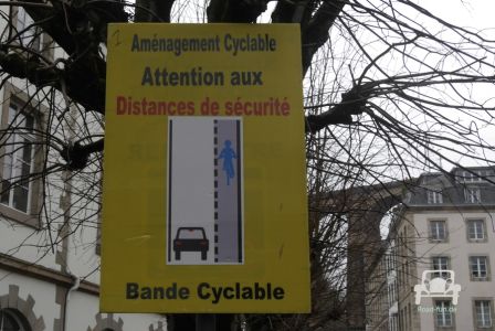 Verkehrsschild Verkehrsregelung Frankreich  